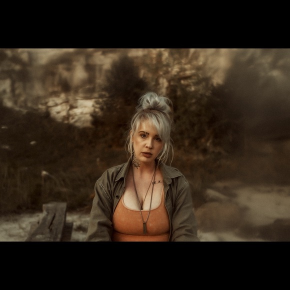 Meet your Posher, Tara - Picture 6 of 6